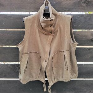 Hemp and Organic Fleece - Women's Tan Sleeveless Jacket Vest - Beige / Cream - M